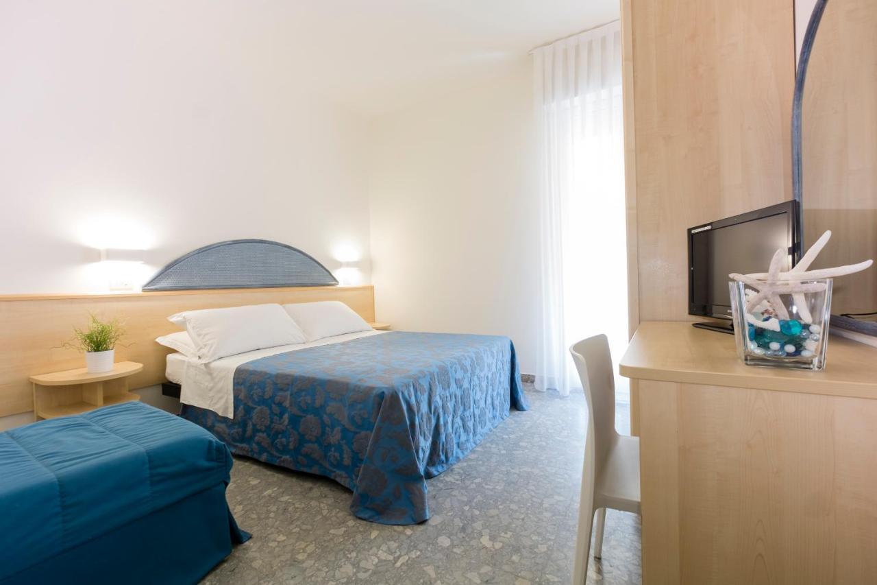Hotel Constellation Римини Экстерьер фото