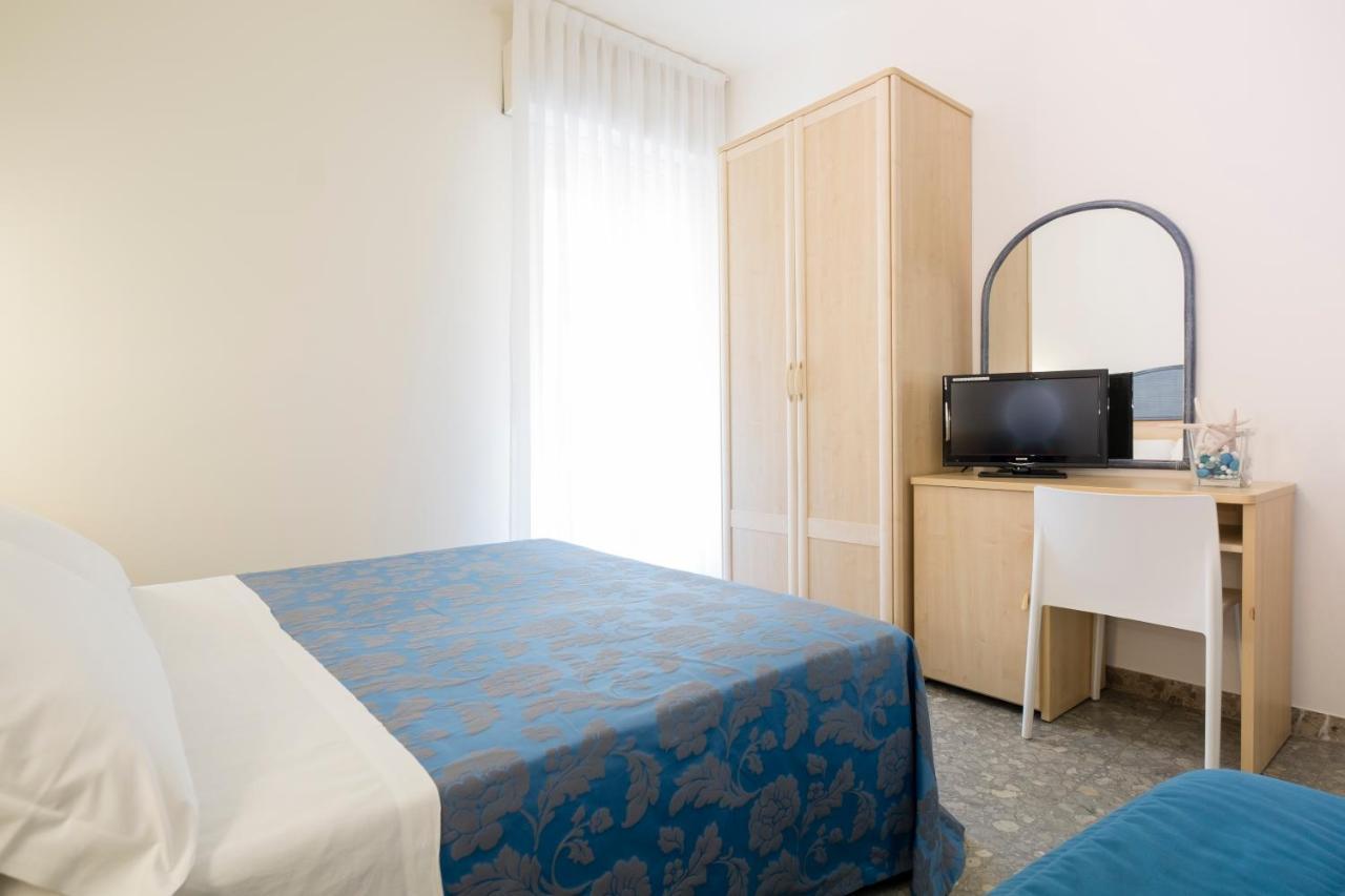 Hotel Constellation Римини Экстерьер фото
