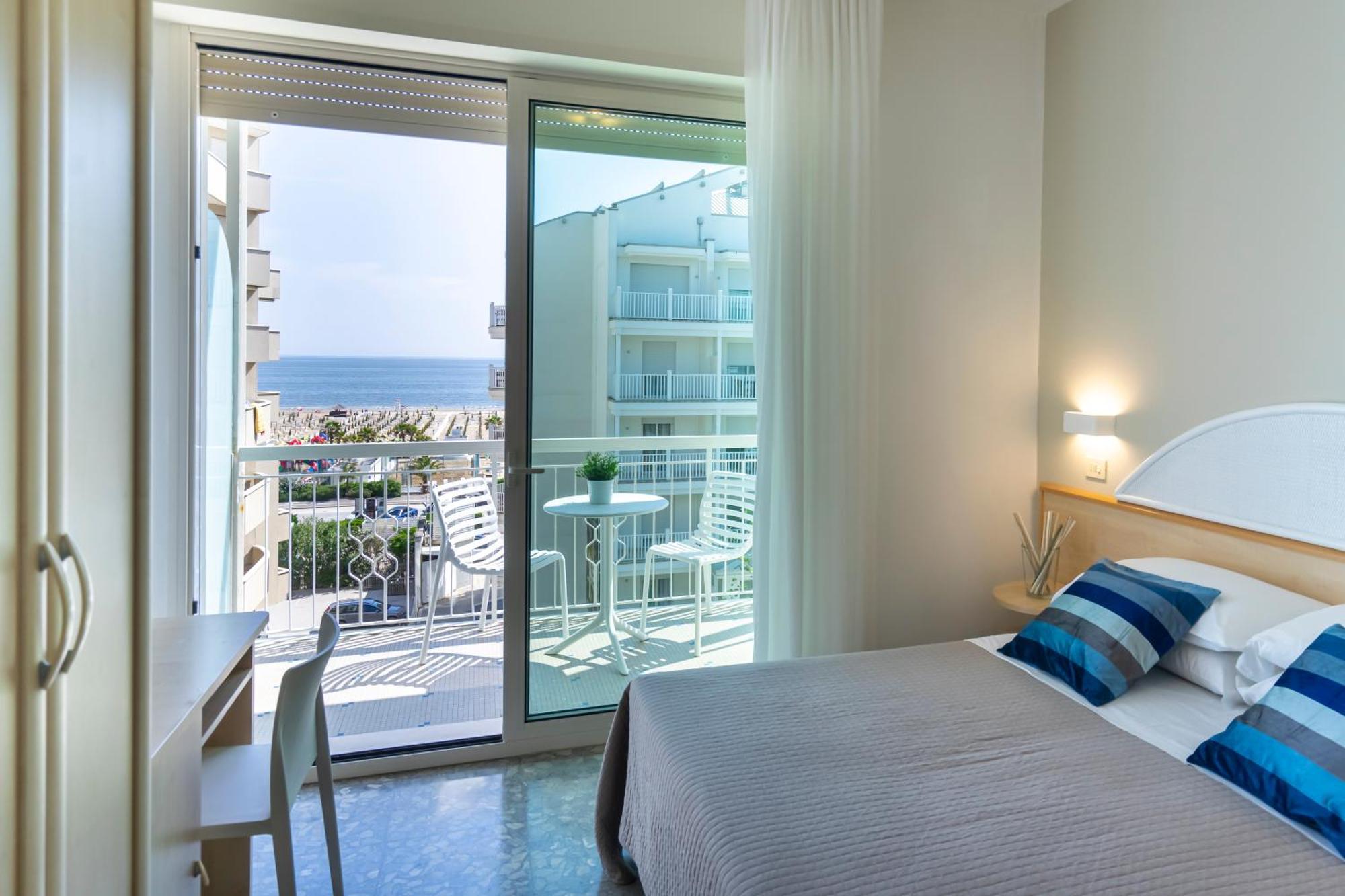 Hotel Constellation Римини Экстерьер фото